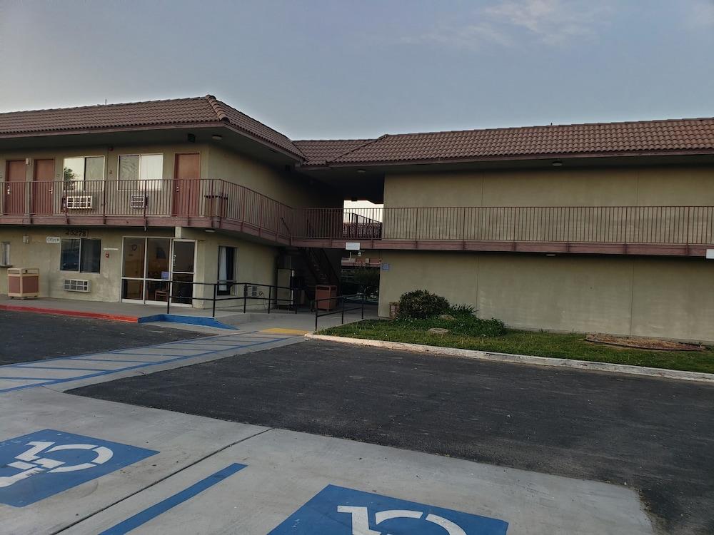 Baymont By Wyndham Coalinga Villa Exterior photo